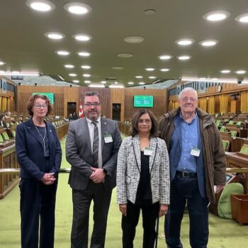 SUr la Photo de Gauche a Droite Mme Louise Chabot du Bloc Québécoois, Dominique S algado du CAPVISH, Rohini Peris de l'ASEQ et Michel Gaudet Vice président= de la COPHAN